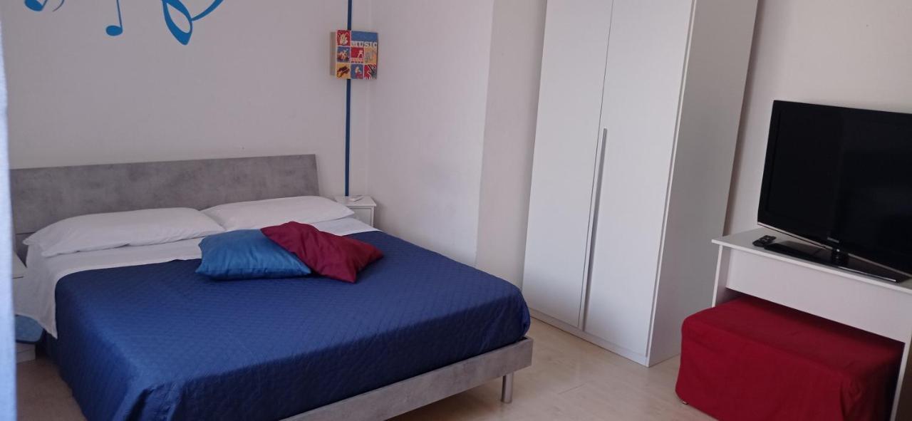 B&B Ale E Gio Piombino Buitenkant foto
